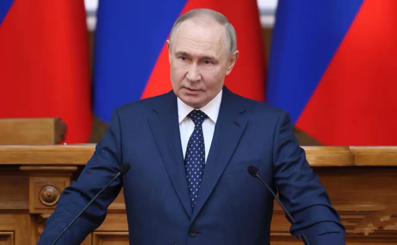 这一次，普京玩得也太大了！73岁热恋中……我觉得他应该不是一见钟