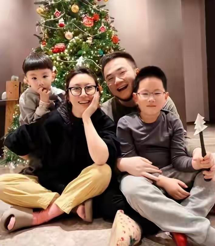 65岁宋丹丹被曝做财产公证，有12个小目标的她，每月给儿子家80万近日，65岁