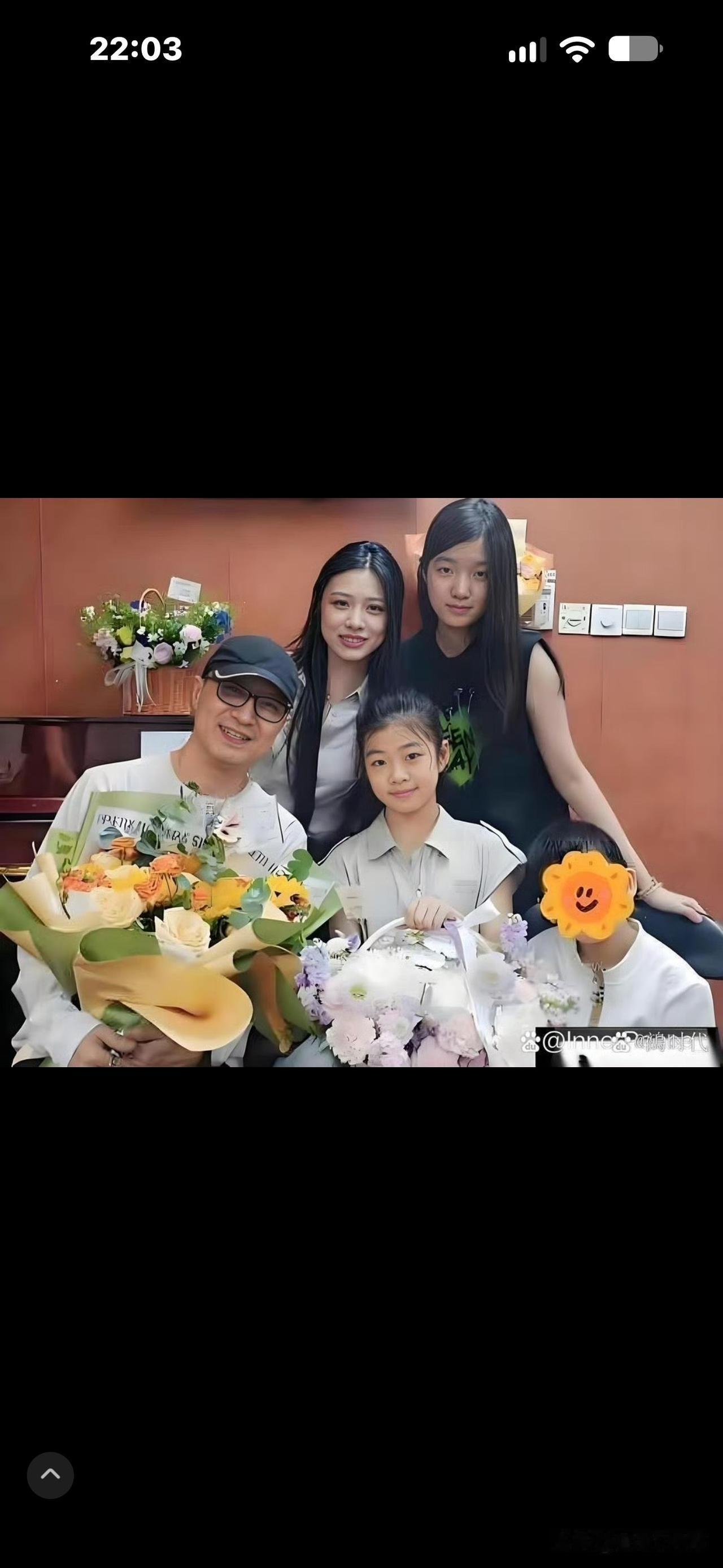 汪峰终于把女儿们都晒全了，齐齐整整，一个没落下，3个孩子3个母亲，感觉大女儿