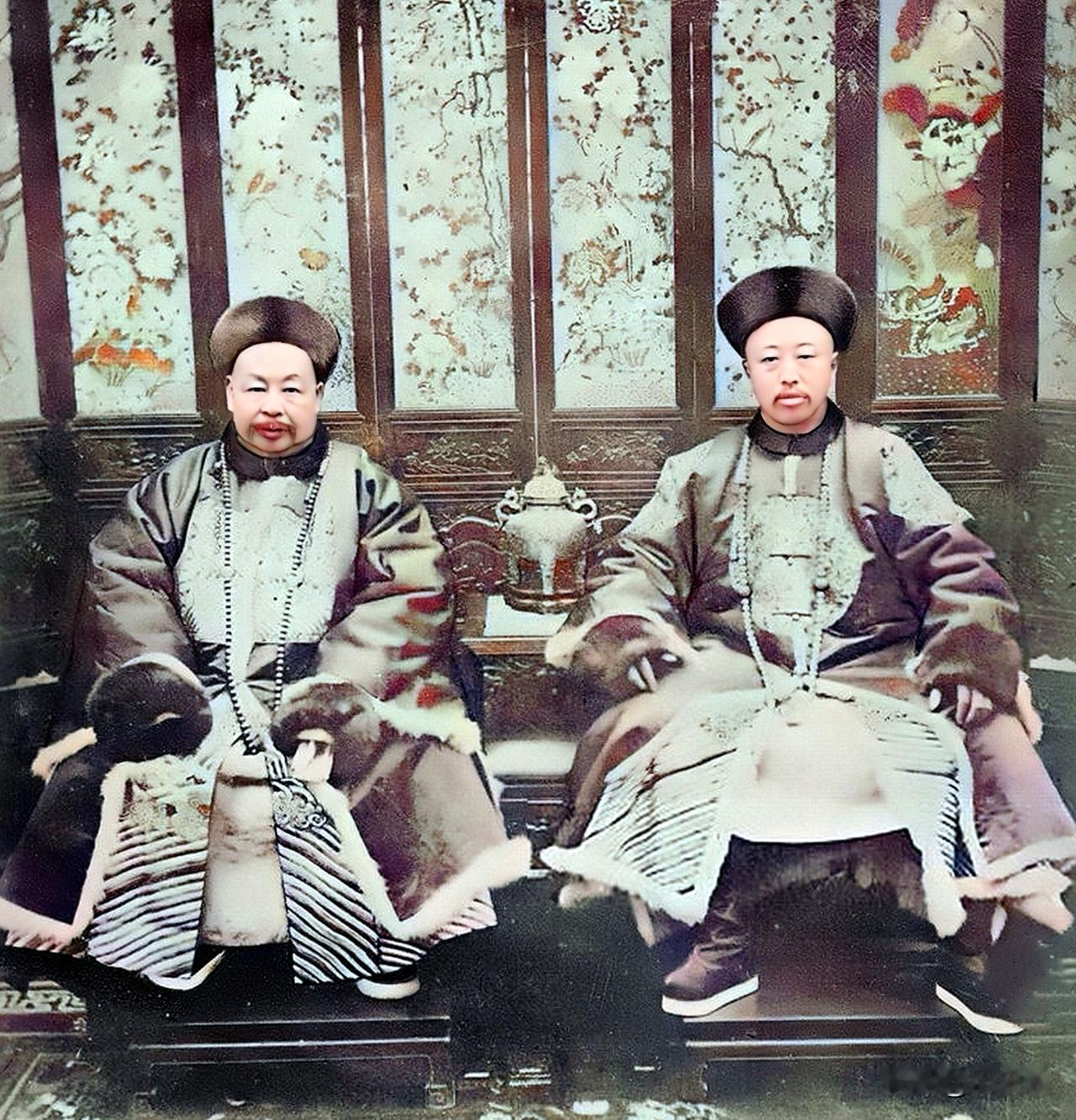这是左宗棠外调两江总督临行时前往醇王府。因为，醇亲王奕譞要为左宗棠饯行。奕譞虽然