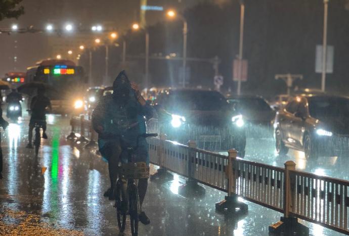 #天津天气#【暴雨又来！今夜开始！雷阵雨+9级短时大风！#天津#强降雨时段→】今