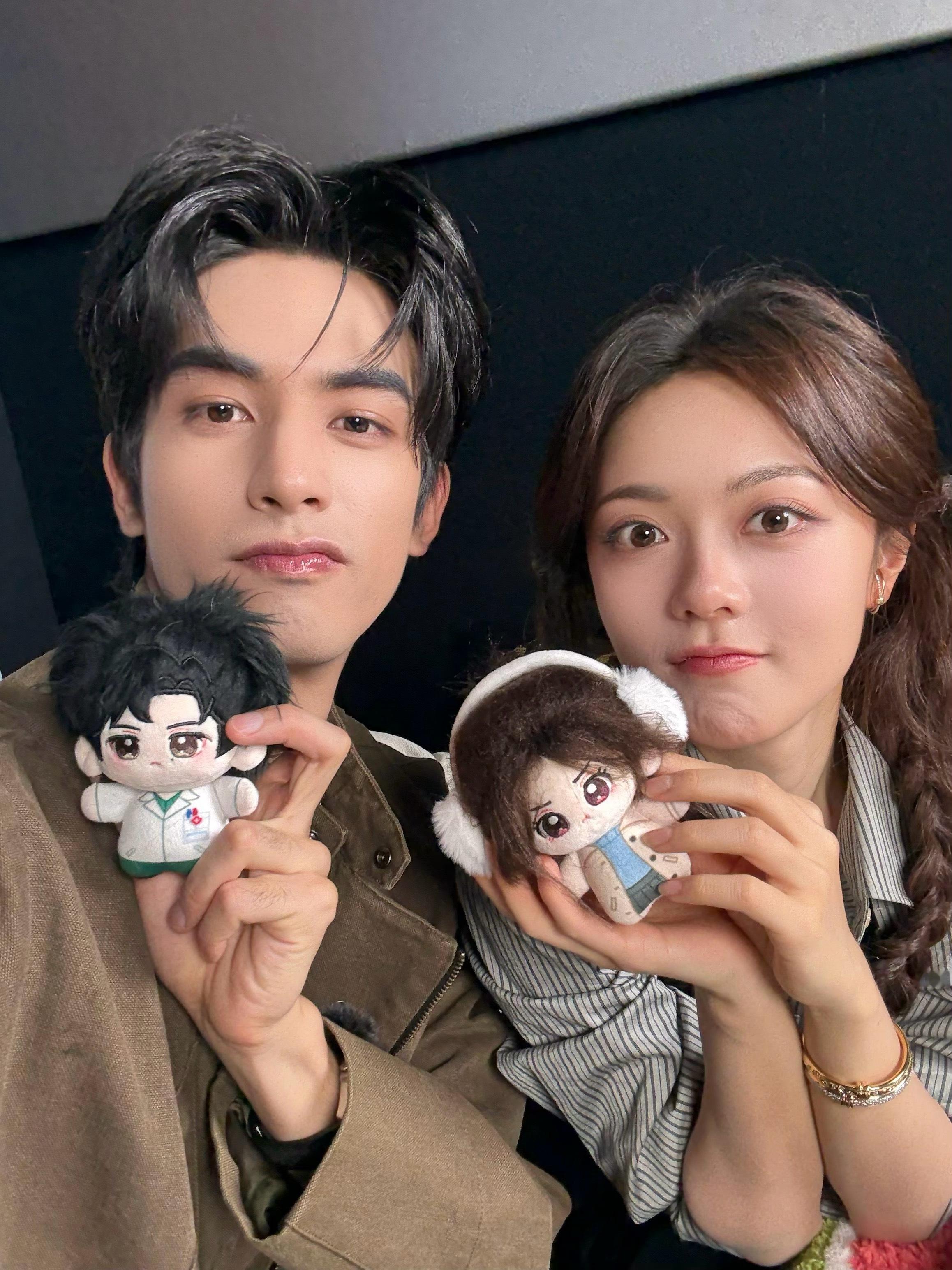 森哥和瓜妹🥰🥰宋威龙赵今麦发了自拍合照