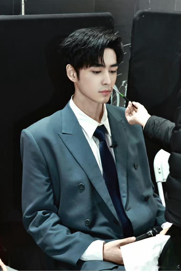 人生镜头和张凌赫菀菀类卿了张卓尔张凌赫同框也是整上菀菀类卿了！我们声鸣远扬有自