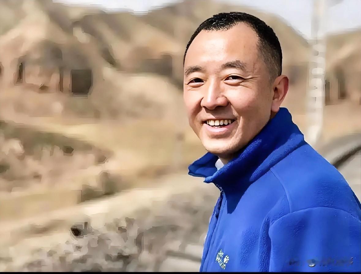 陈行甲这一退，不仅是这七十万薪酬的事儿，是彻底把“体面做公益”这条路给堵死了。