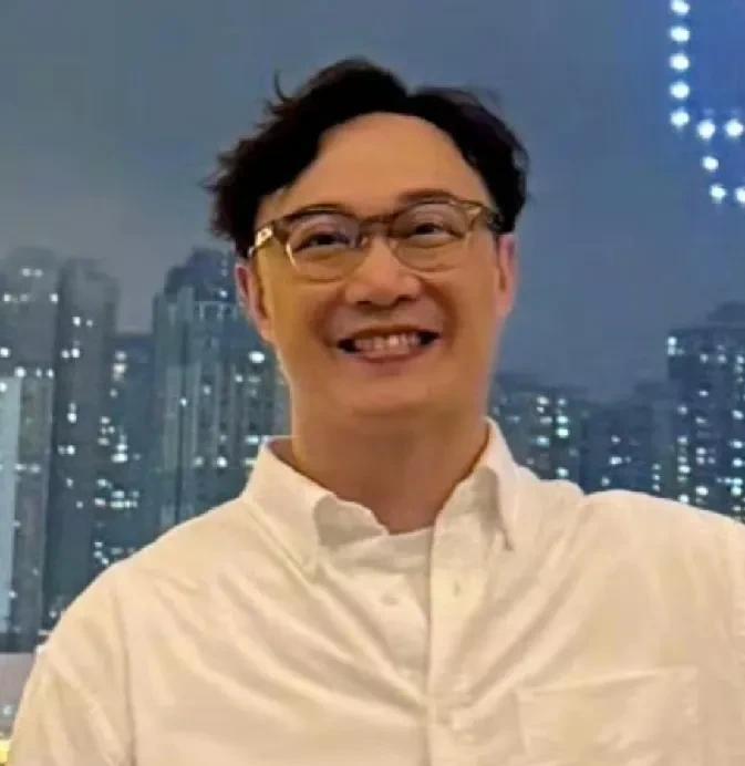 陈奕迅自曝自己因为开演唱会压力太大，患上了焦虑症，身体时刻处于紧绷焦虑的状态，非