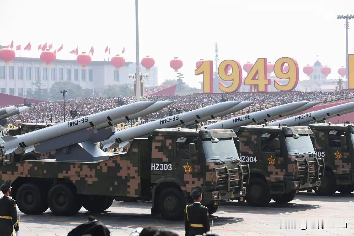 海军视频中的导弹不是鹰击-20高超反舰弹，而是海红旗-9B舰空导弹。因视频中导弹