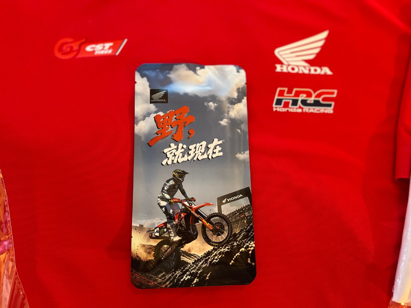 到酒店发现惊喜！本田干大事Honda/HRC+正新#摩托车##摩托车##MXGP##摩联信息中心#​