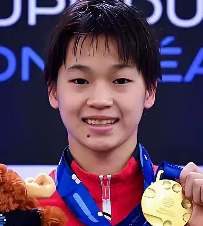 说实话，看到这个消息我整个人都懵了。一个19岁的奥运冠军，每天拼了命训练为国争光