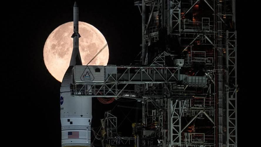 美国阿尔忒弥斯号升空！不是怀旧是宣战，中国2030登月硬刚美国半个世纪前，人