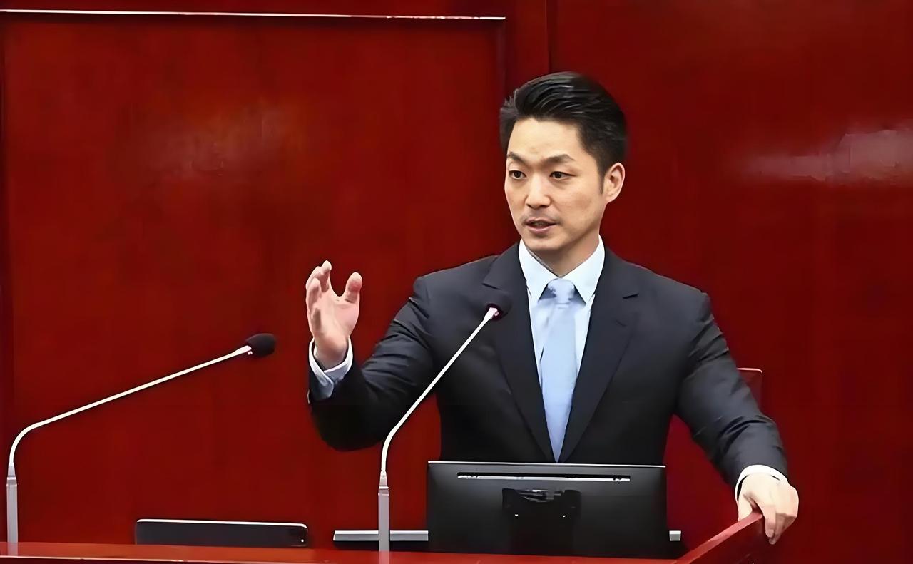 真难说，一旦辩论起来，蒋万安未必是沈伯洋的对手。民进党山穷水尽，无人可用，迫不