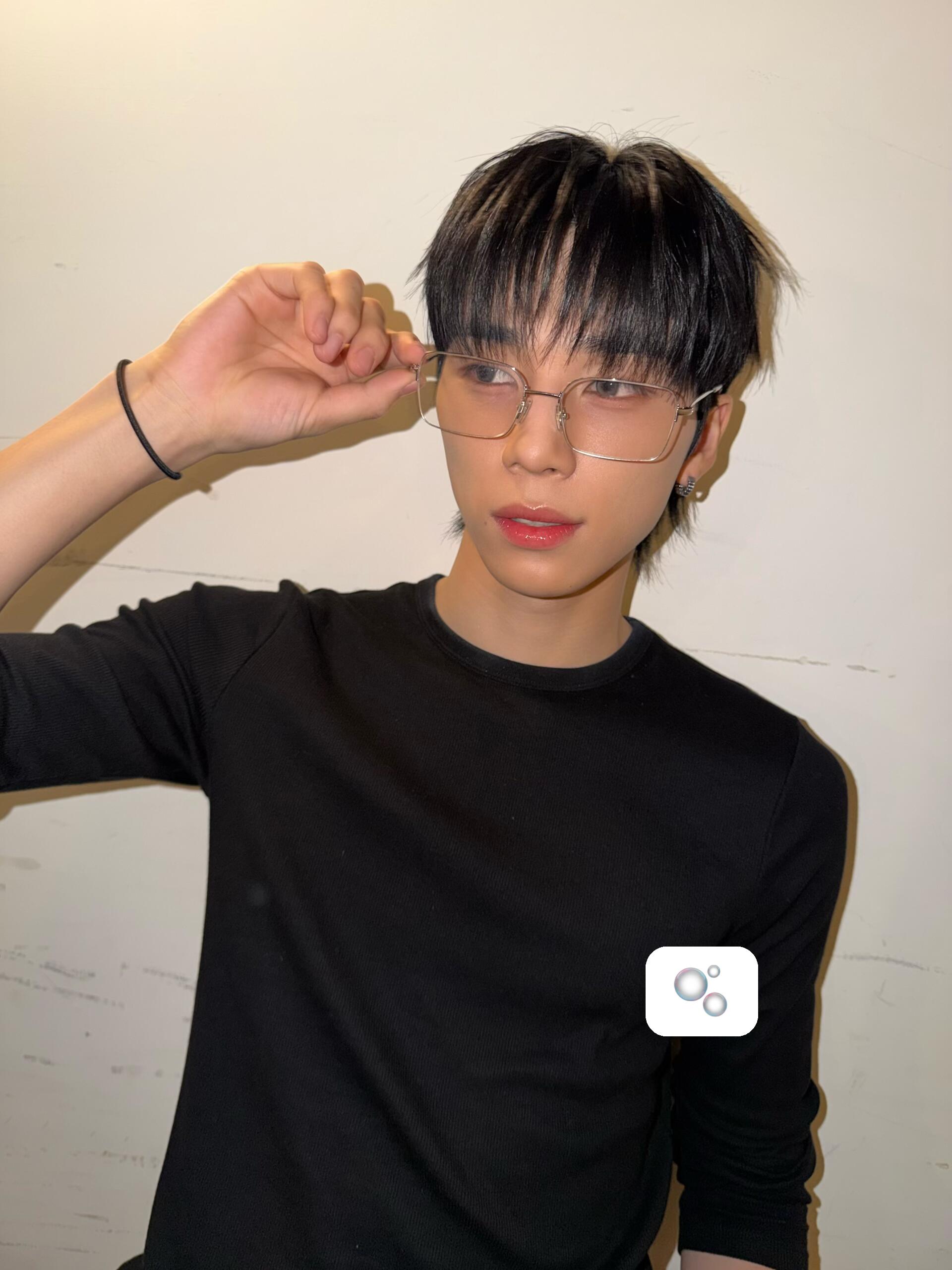 又让他装到了，直到看到胳膊上的小抄