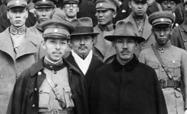 其实少帅这个人还是很厉害的，西安事变时，他把蒋介石的侍卫基本全部杀光了，就连蒋介