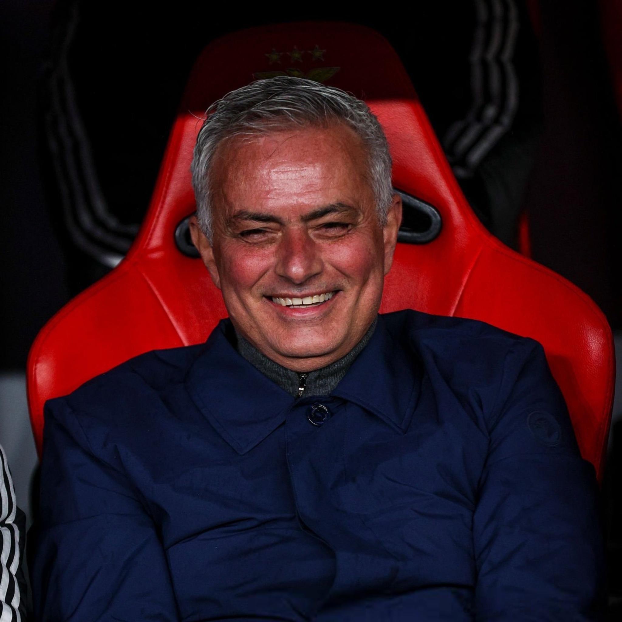 ESPN：马丁内斯的合同于世界杯结束到期后，穆里尼奥预计将获邀出任葡萄牙国家队主