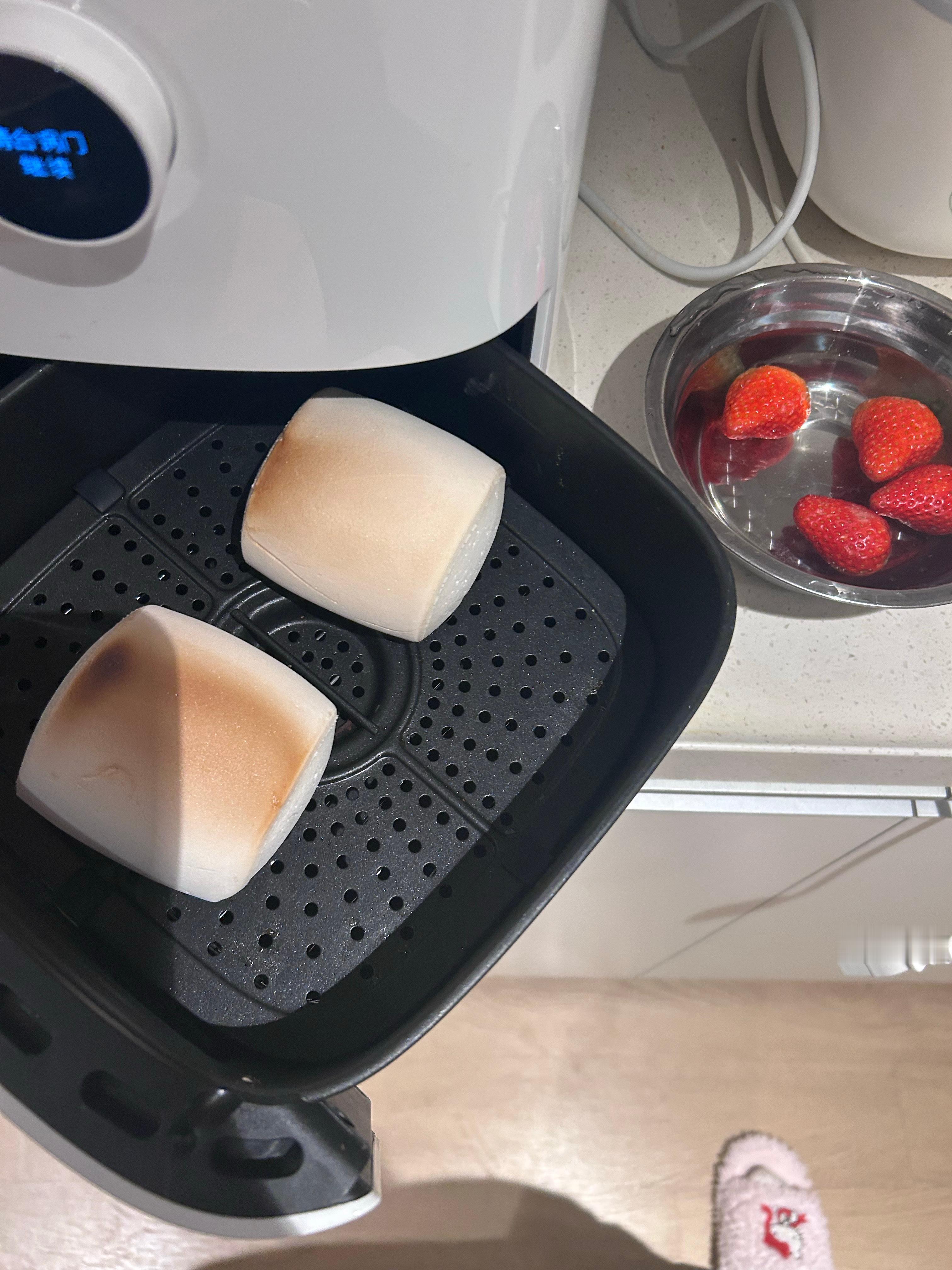 不算难吃就是超级粘手..