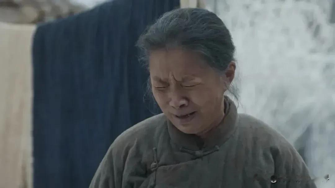 《生万物》：大脚娘至死不知，家里的日子能越过越好，看起来是封二和儿子儿媳的功劳，
