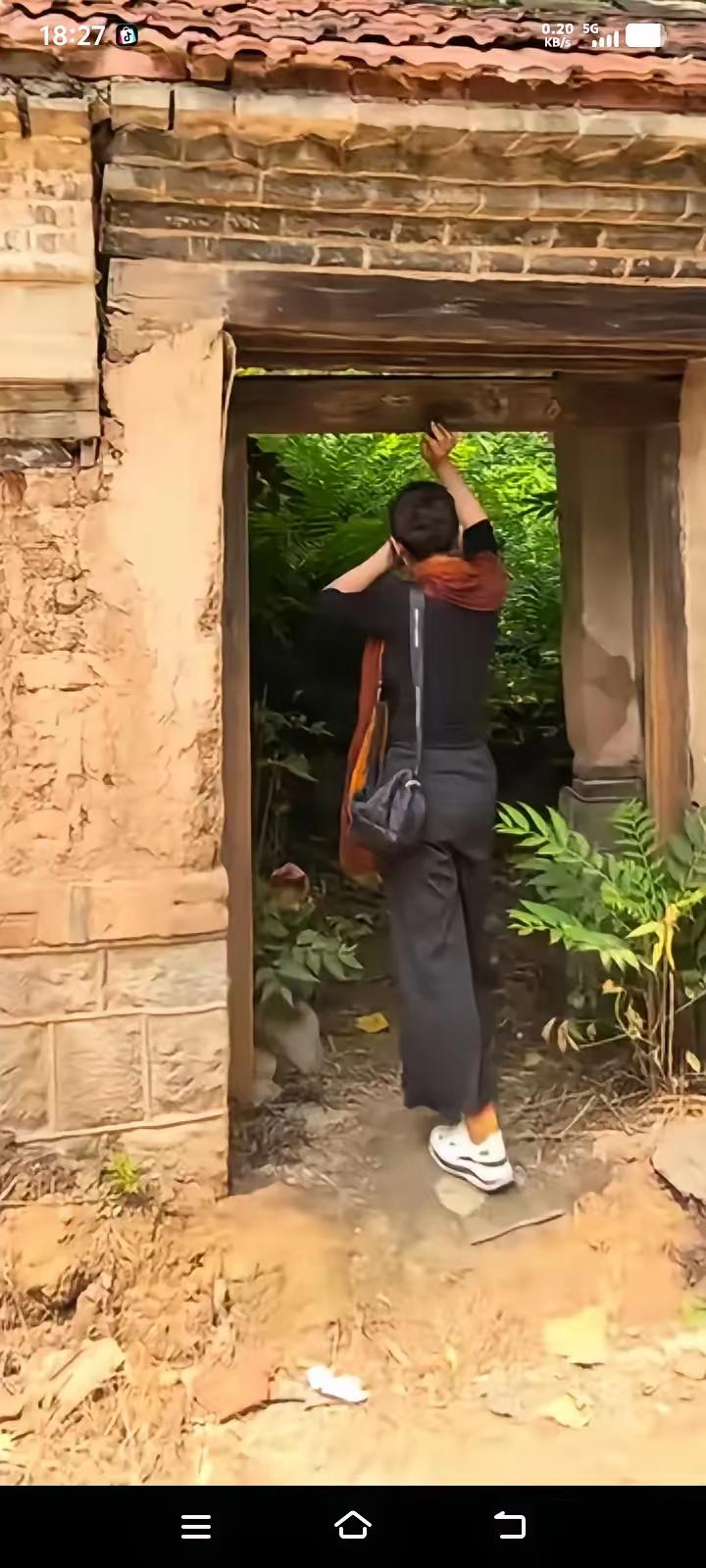 女子今年48岁，远嫁30年，突然特别想家！就开车奔袭一千多公里踏上回家的路！当她