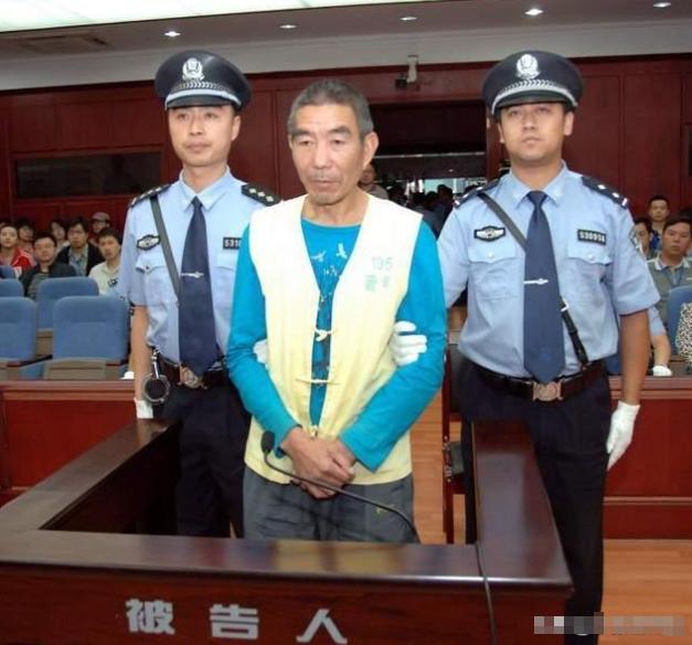 2008年起，云南晋城出了个狠角色——五十多岁的张永明。这老汉专干缺德事，连着好