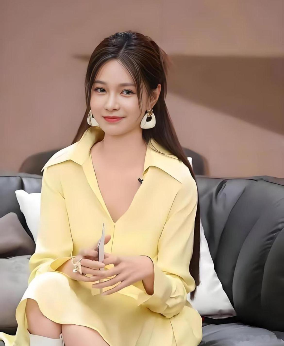 3000万，婆婆当场就没话了。杜海涛在节目上忽然问沈梦辰：能给我妈3000万不？全场一下安静了。沈梦