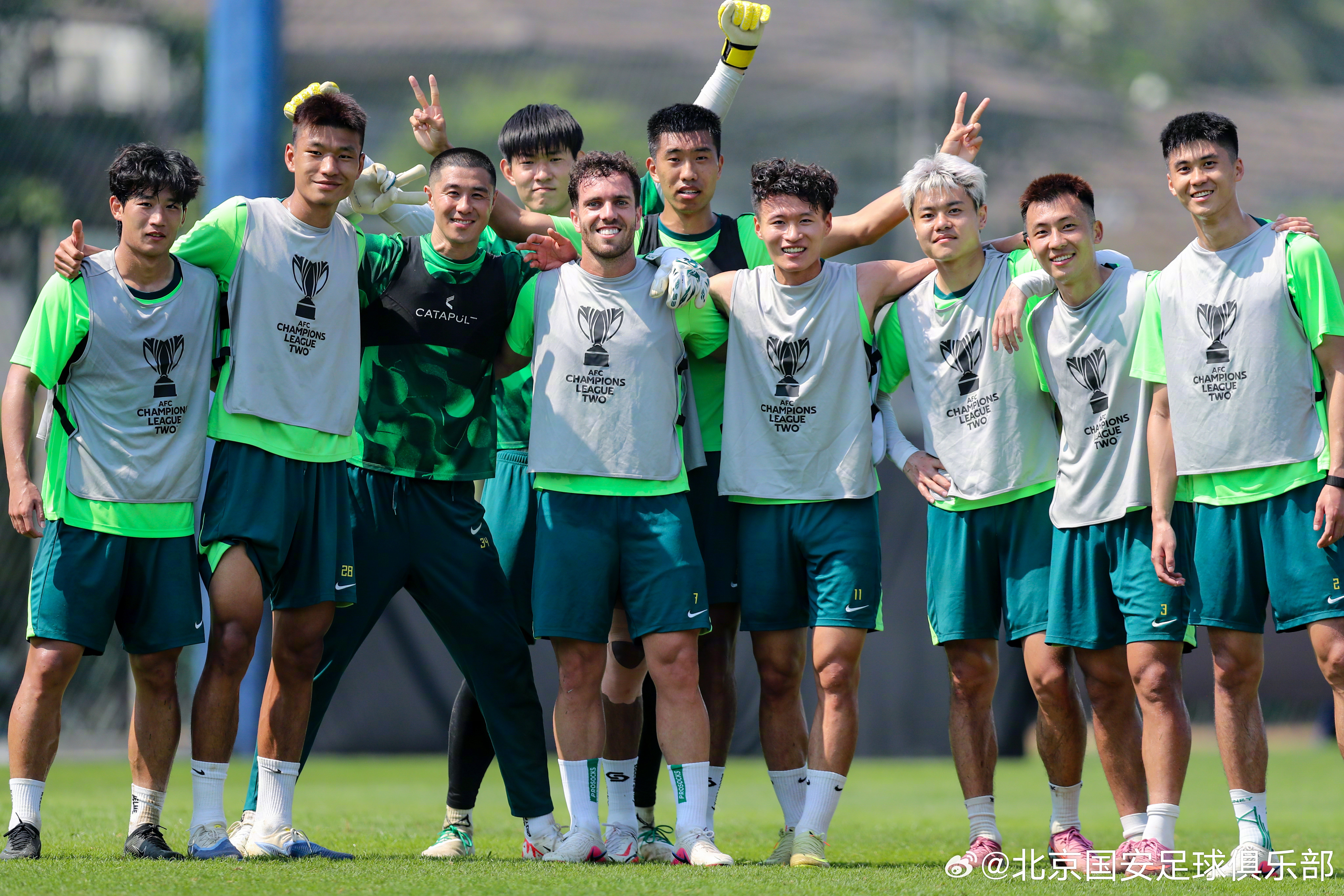 分组对抗，白队获胜，但有人不服北京国安