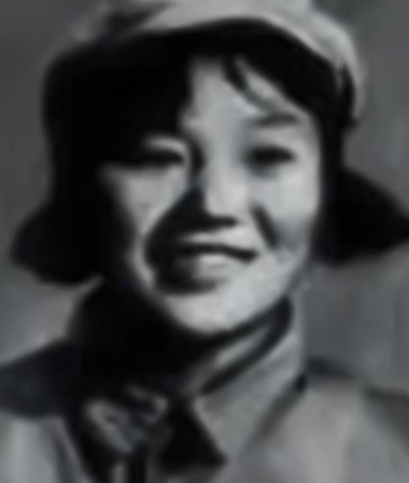 1969年，21岁的女知青廖晓东，为了响应号召，嫁给了一贫如洗的老光棍。新婚夜，
