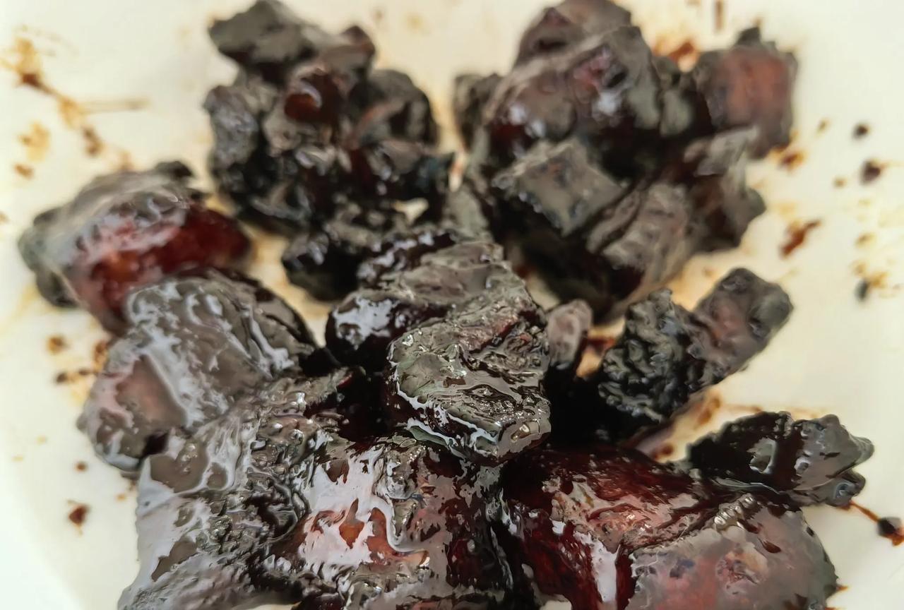 猜猜这是什么美食啊？大型翻车现场又来了！这卖相实在太差了点，不过嘛，吃着味道还