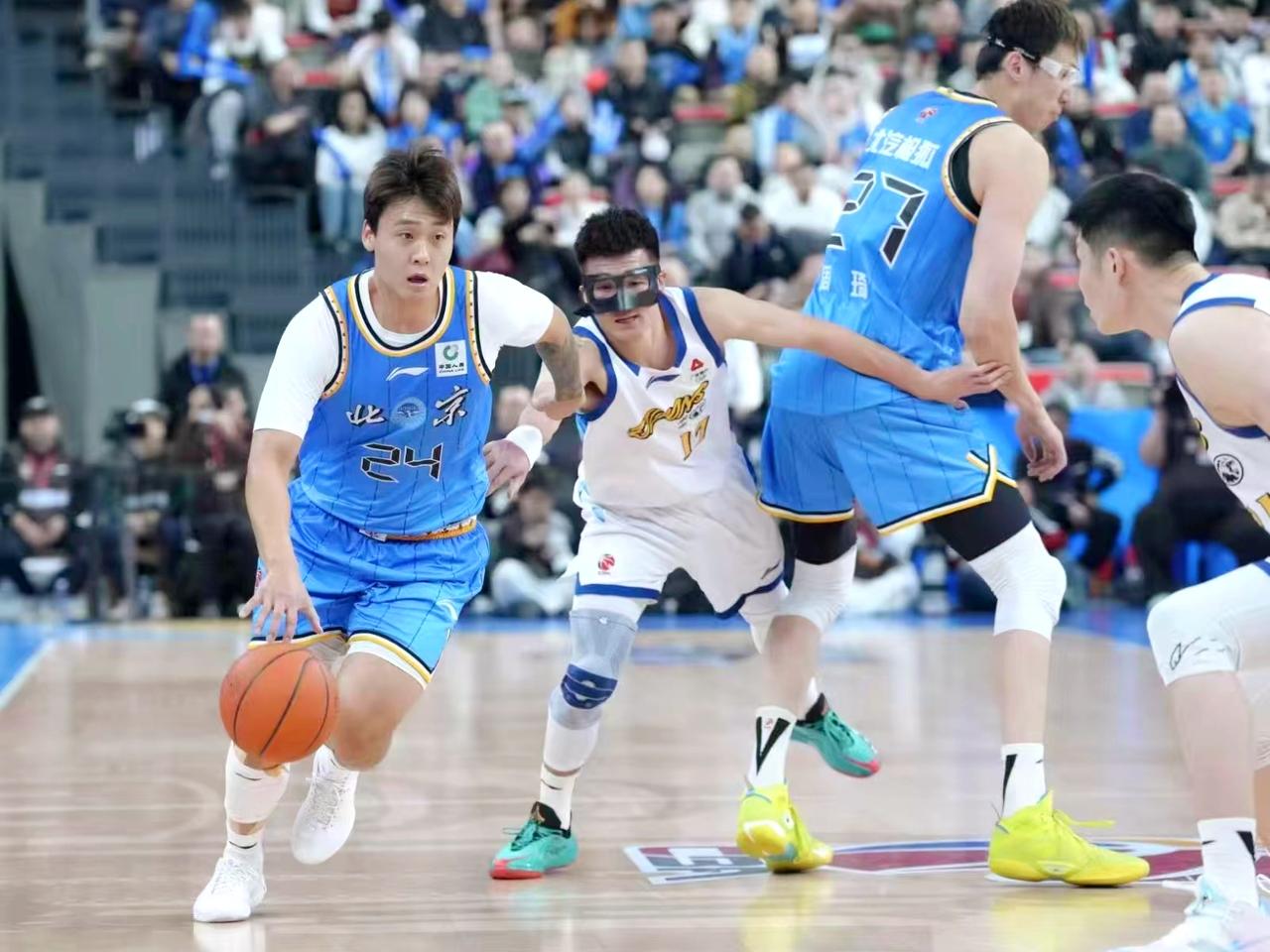 CBA上赛季总决赛复演，北京首钢依然输广厦上赛季总决赛曾凡博因伤打不了，这个