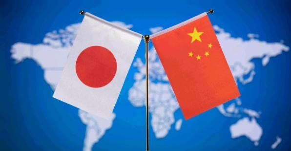 日本员工偷运稀土被我们当场抓获，这样的偷运行为必须重判！ 6月24日，根据日