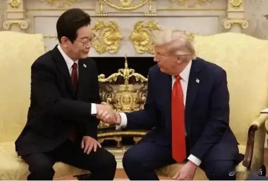 对韩国“效忠测试”？特朗普宣布将韩国多种商品关税税率提至25%，背后到底暗藏何种