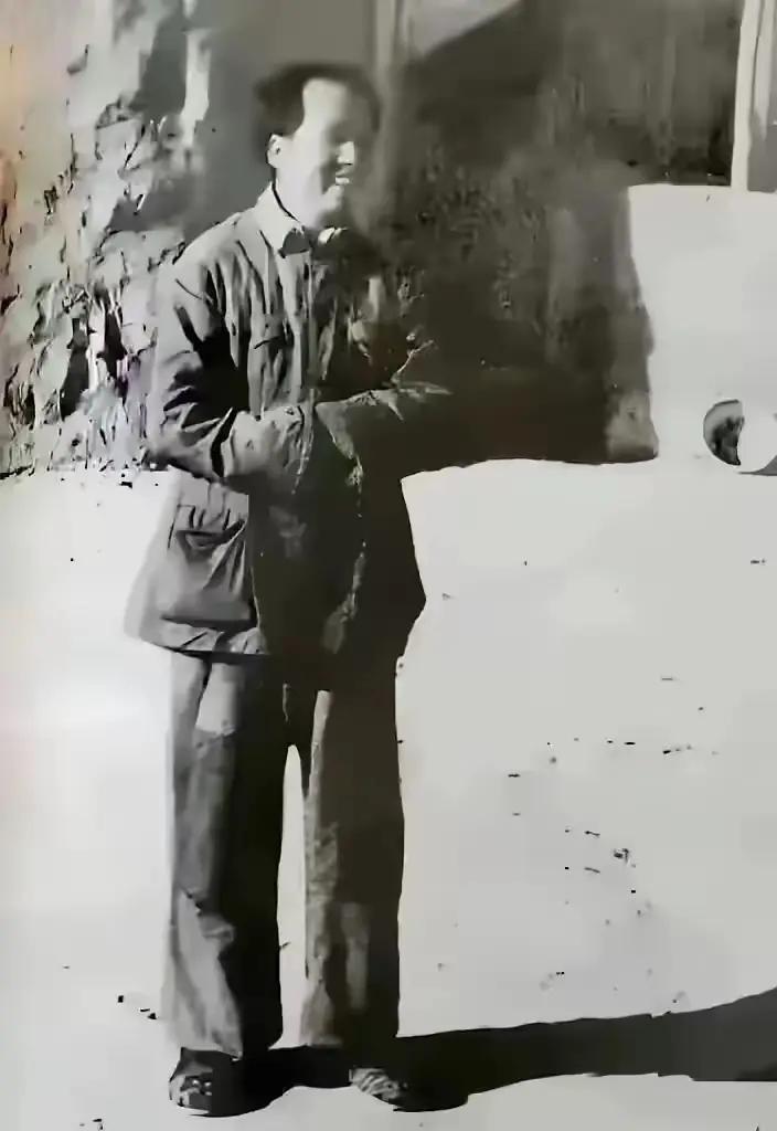 那个时候，延安怎么过年呢？看看毛主席衣衫褴褛，为人民打江山，乐以忘忧…陕西延安