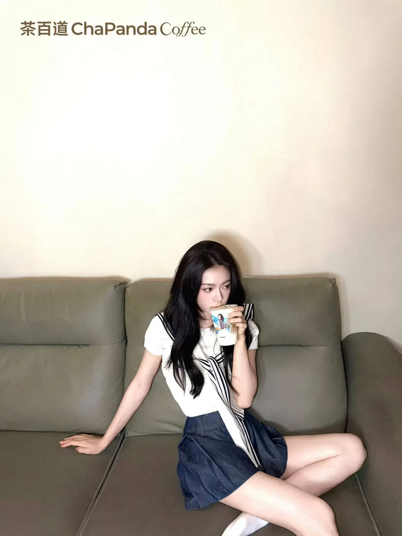茶百道拍的赵今麦完全青春靓女​