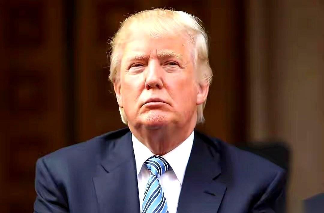 说白了，这事儿最颠覆我三观的一点是：一个从来没当过一天官，没穿过一天军装的人，