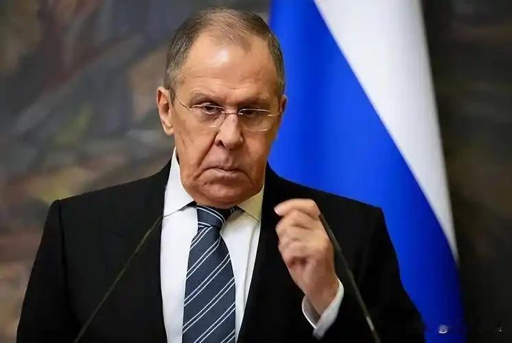 当年苏联帮过中国——156个工业项目，打下共和国工业第一块基石；但也坑过我们——