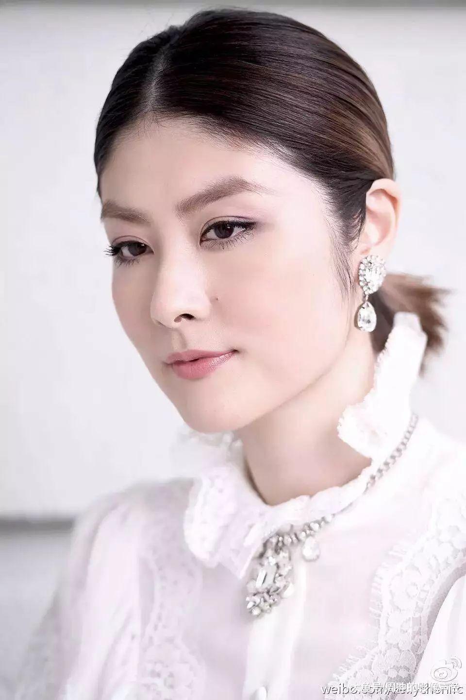陈慧琳45岁, 仍然活成小公主: 女人越高级, 越懂得善待自己