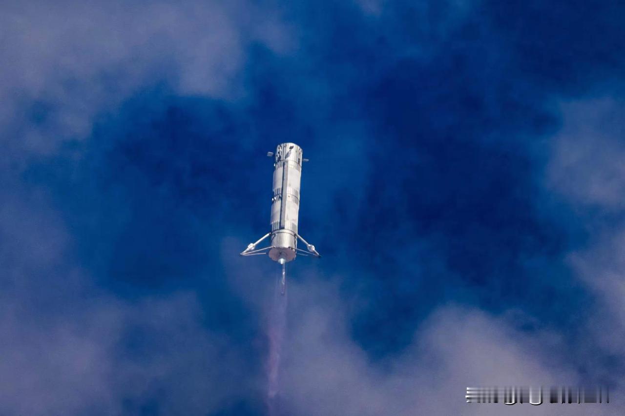 可重复使用试验航天器“神龙”4次上天技术细节藏真功夫长征二号F火箭将“神龙”可