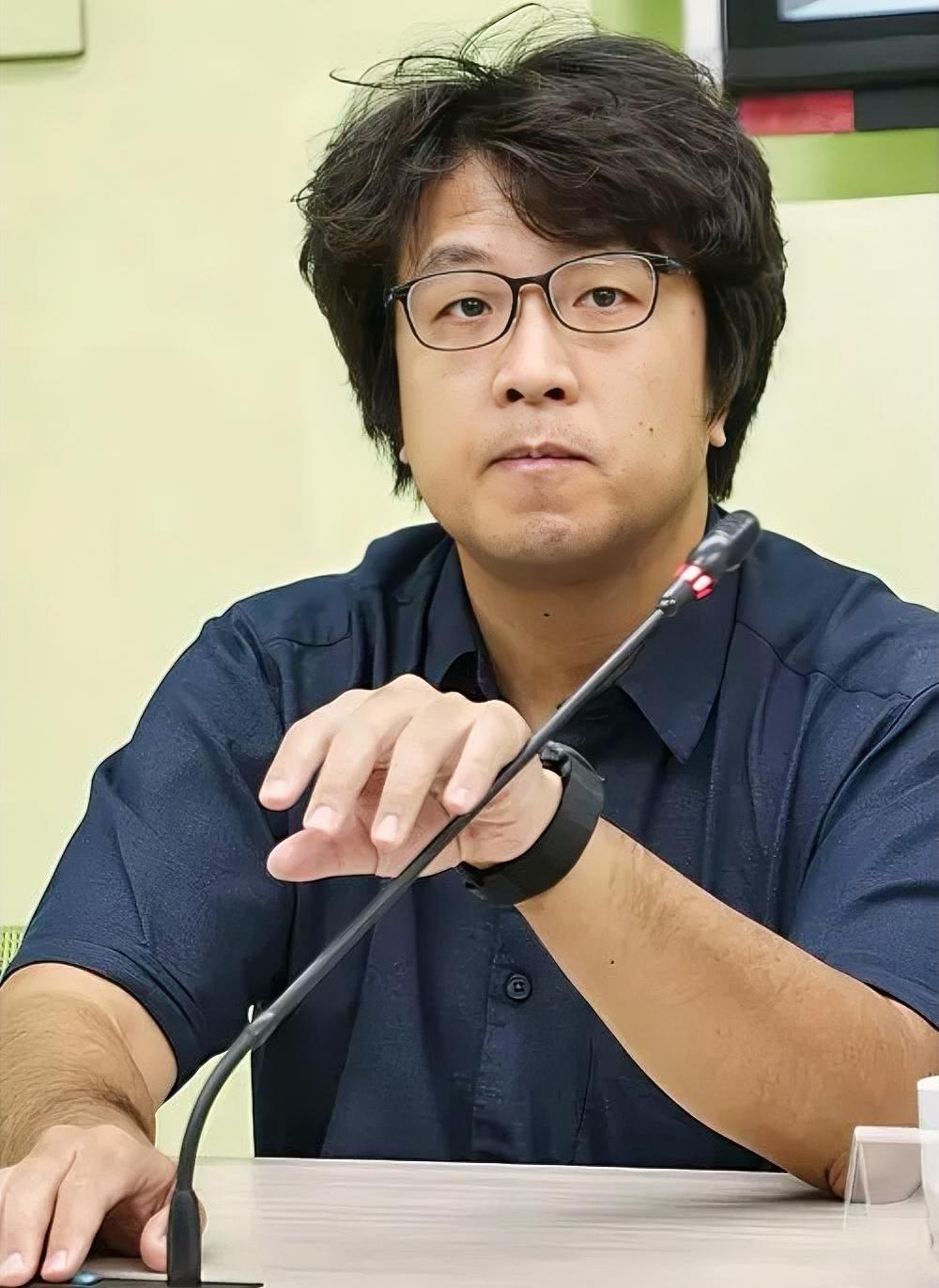 “台独”顽固分子沈伯洋又在胡说八道了9月6日，针对台“劳动部门负责人”洪申翰