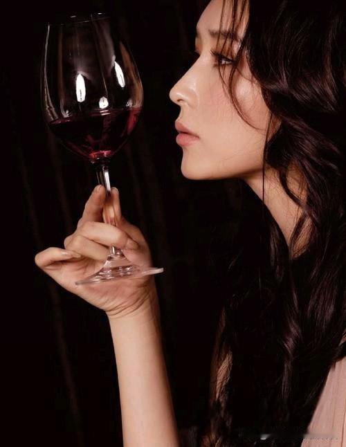 00后211毕业，JD总部月薪3万8，年终奖10万+，给父母一人一万，妈妈的反应
