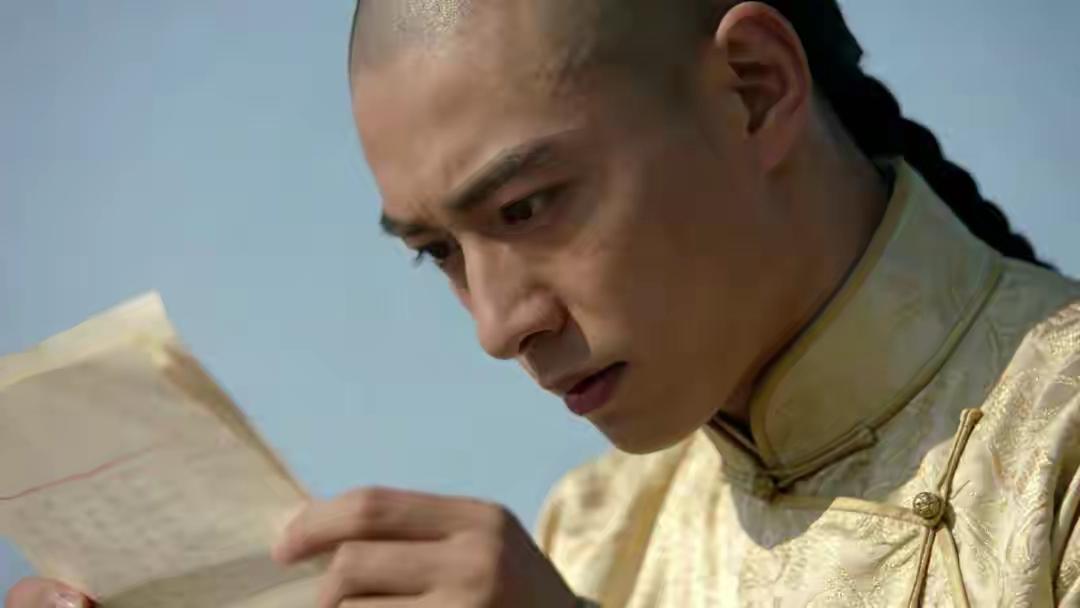 年羹尧临终前给独子留下密信，写道：家道败落时拿着密信找张廷玉。很多人觉得这