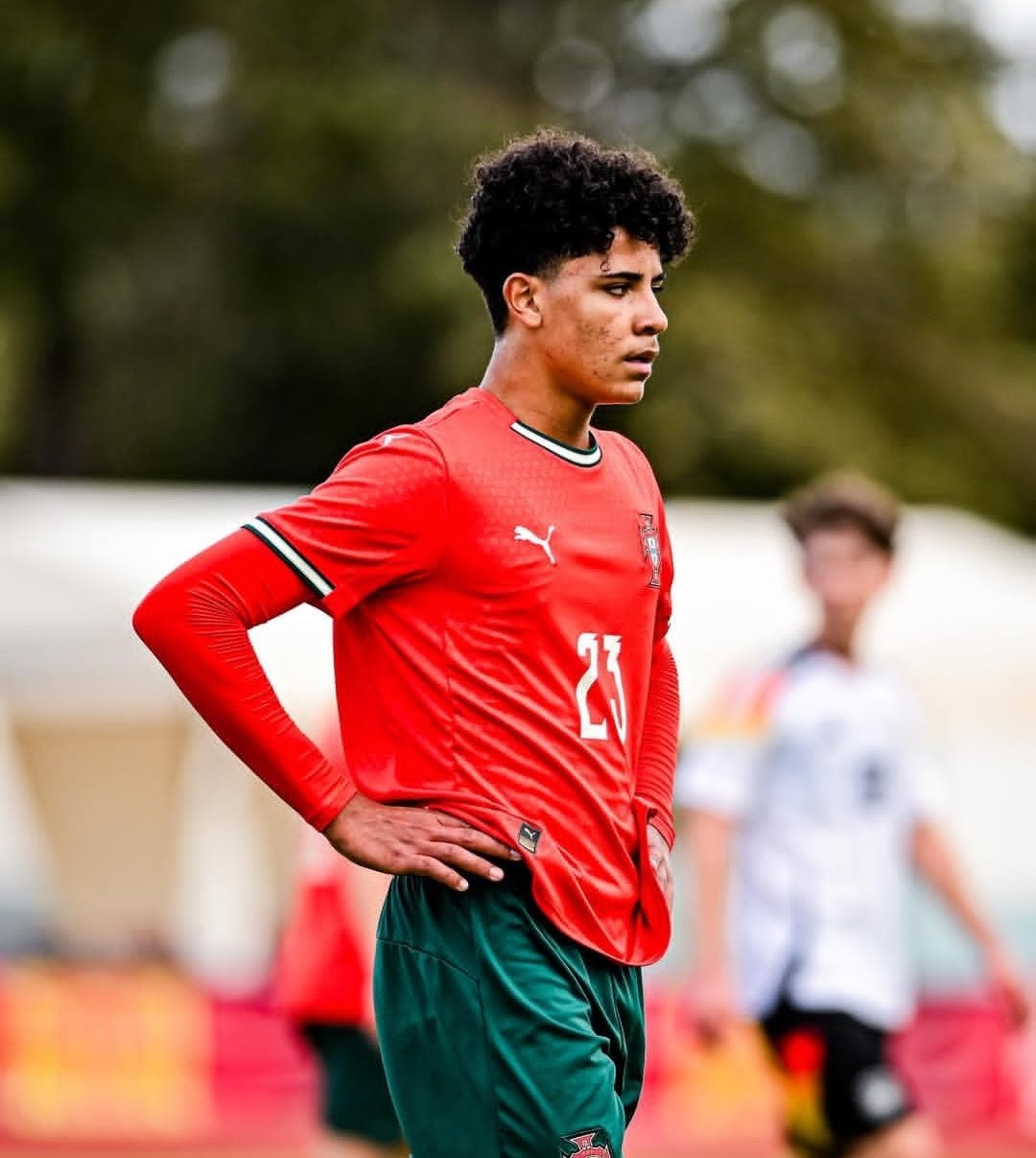 【ELESPAÑOL】皇马青训教练组对迷你罗进行了考察，以判断他的水平是否符合