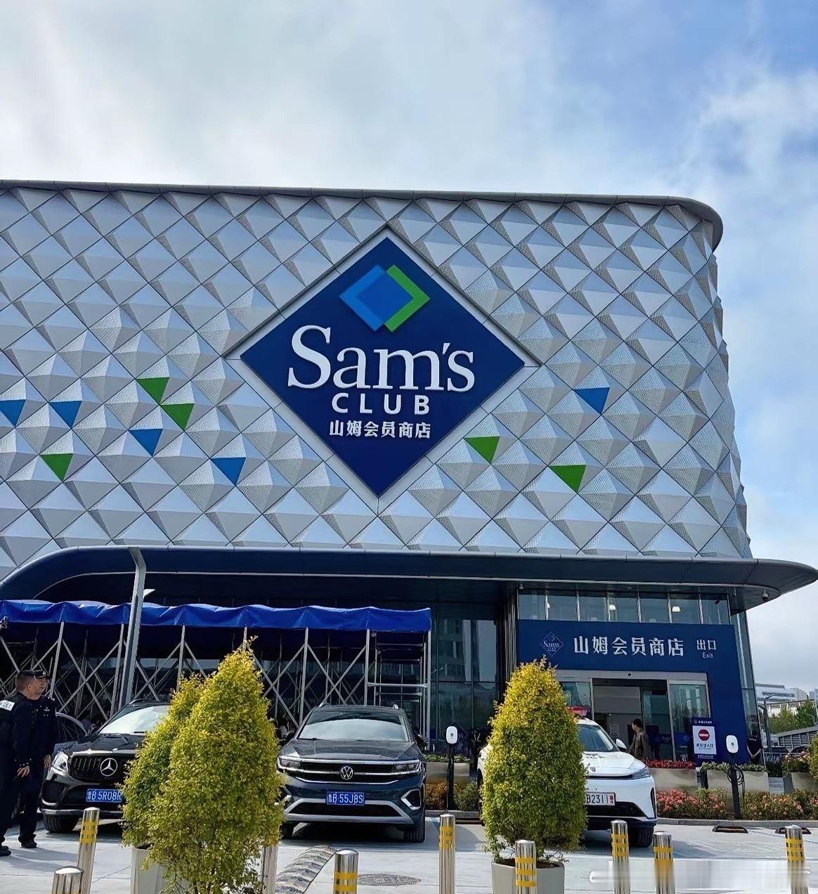 山姆超市高层大震荡，采购高管换成美国人了。只是因为，国人太懂怎么控制成本，所以导