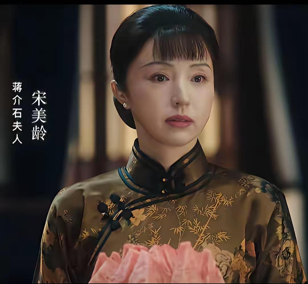 特别不喜欢董璇她年轻时候一直到现在都不喜欢[捂脸哭]总觉得她长得怪怪的直到综艺