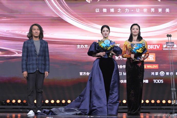 遭大规模黑只有两个原因①嫉妒②挡路。24年杨幂狐妖小红娘确实有瑕疵，电影麻辣