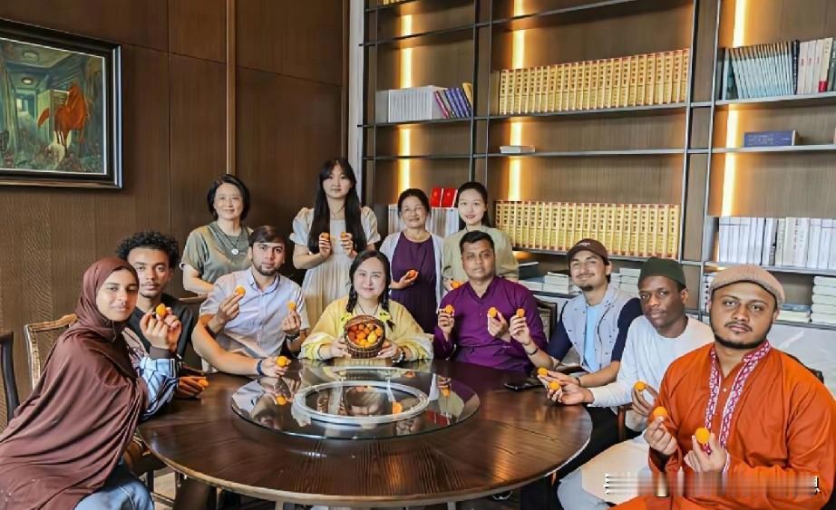 这几天一个帖子火了，很多印度留学生来东大，手里都有成熟的留学攻略。第一