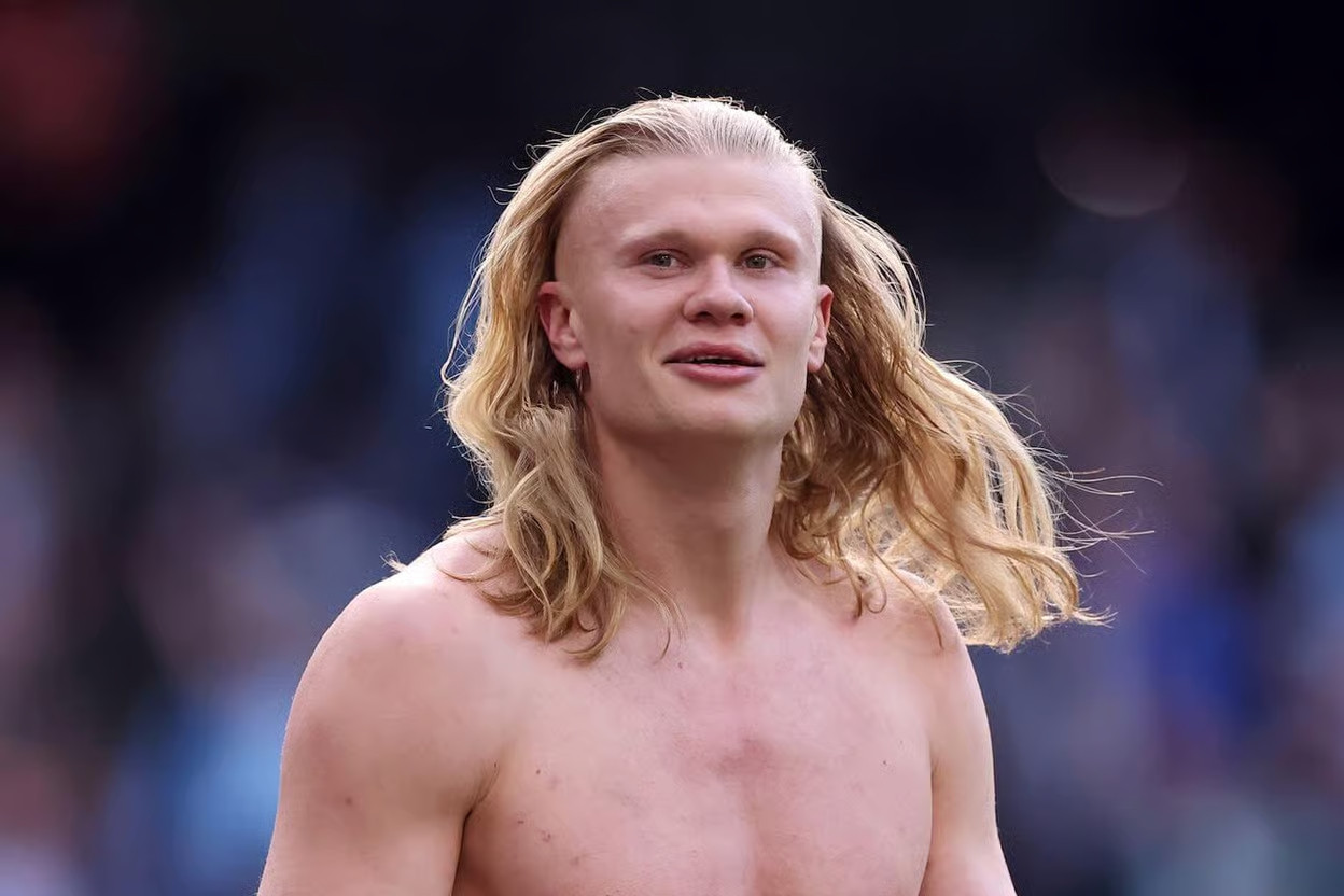 曼城vs阿森纳|曼城2比1阿森纳，枪手争冠告急！哈兰德献致胜球，唐纳鲁马犯罪又