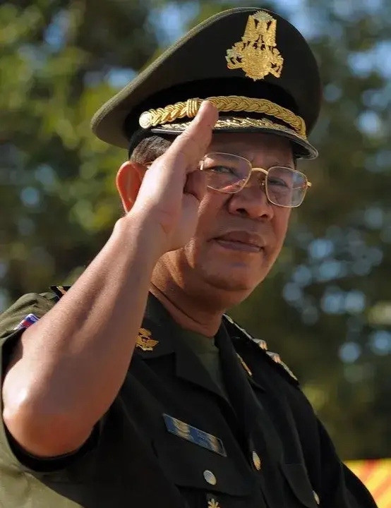 洪森玩砸了偷鸡不成蚀把米洪森这次玩大了！本想看别人笑话