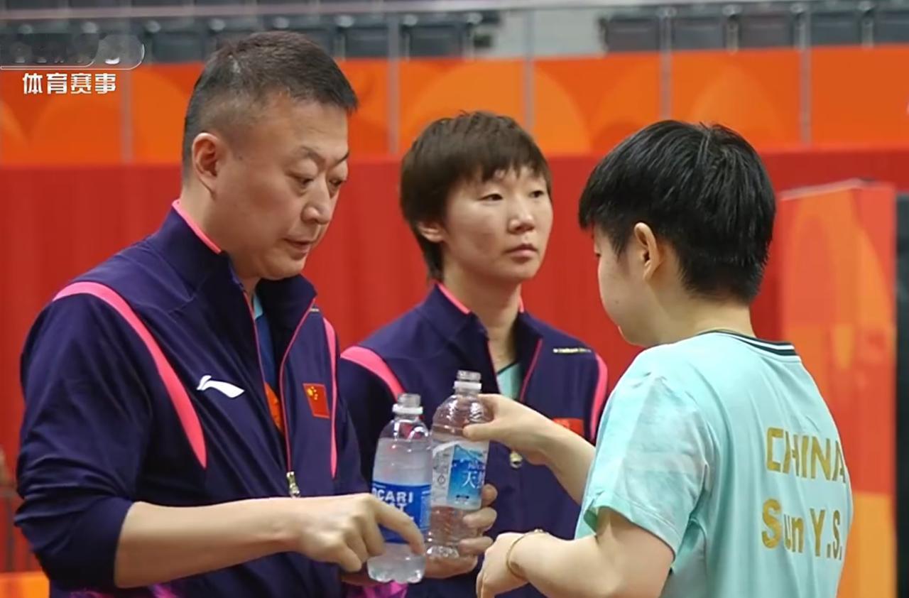 笑死我了！高涵说：国乒和朝鲜队怎么都换阵了？边松景怎么对战孙颖莎了？我觉得：