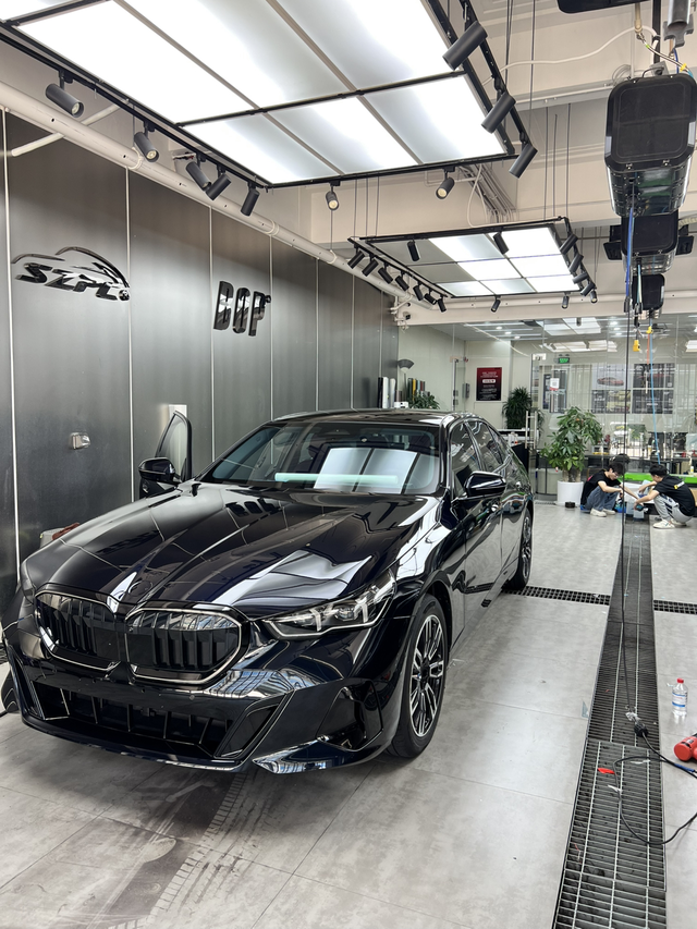 530提车5天，一点点感想530Li领先曜夜，6月初下的单，等了两个半月总算提