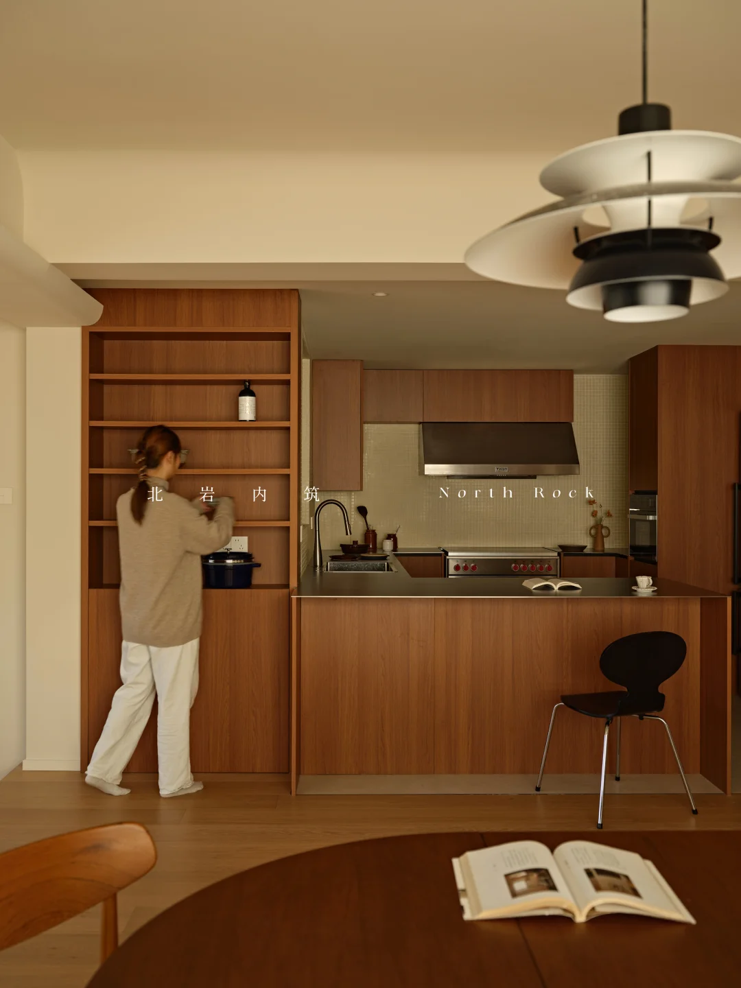 开放式厨房设计，收纳与颜值兼具