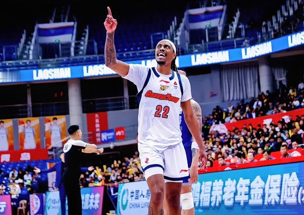 超级外援归位？得排队给你道歉了？打脸所有质疑！麦考尔狂轰43分，率广东东阳光客场