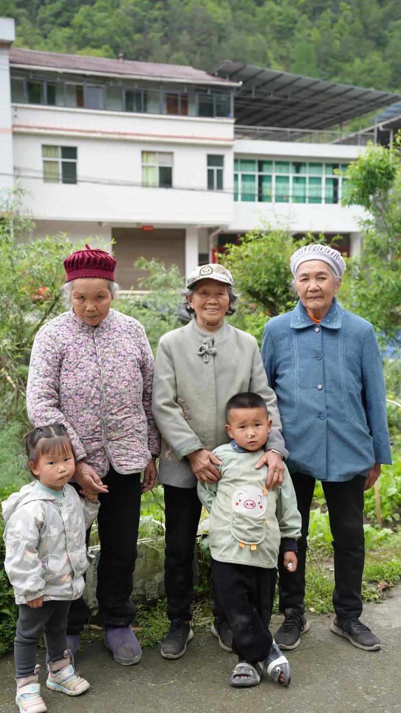 各年代的人都在瞎忙啥？40后：活一天，快活一天50后：天天研究怎么养生60