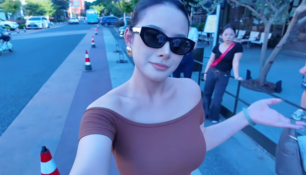 不要看了你们以后会比我更漂亮也更快乐